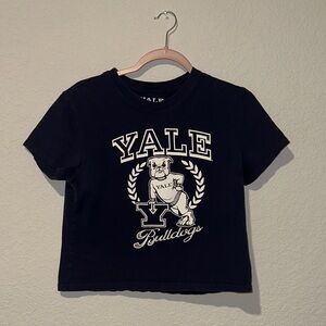 Yale Bulldogs Women's Navy Blue & White Crop Top
